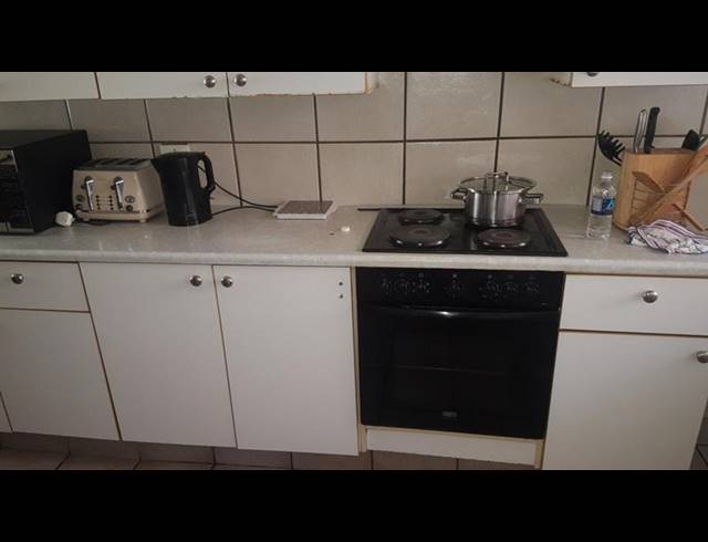 2 BEDROOM APARTMENT FOR SALE IN MALVERN EAST EXT